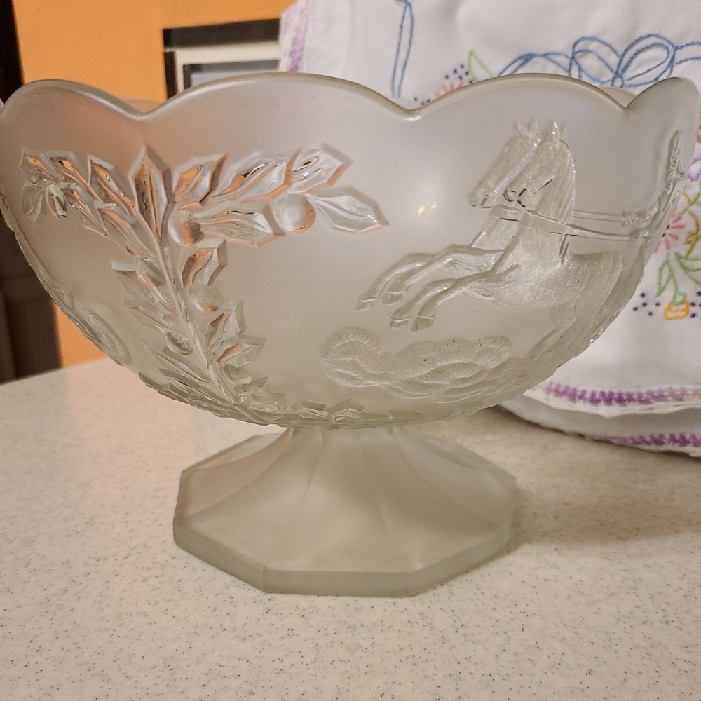 Gorgeous fruit bowl glass vintage